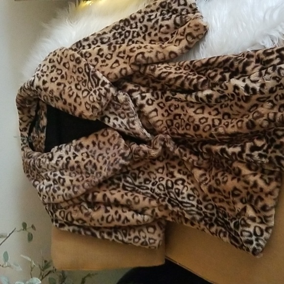 Oxford & Regant faux fur coat - Picture 6 of 9